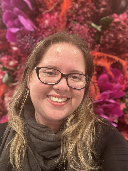 Rakefet Krochmal a multidisciplinary artist, educator ,and children's book author.